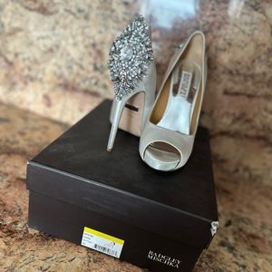 Badgley Mischka Collection Kiara Crystal Back Open Toe Pump 6.5M